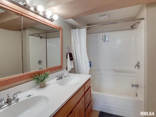 $230,000 | 85 North Warsaw Street, Nauvoo, IL 62354