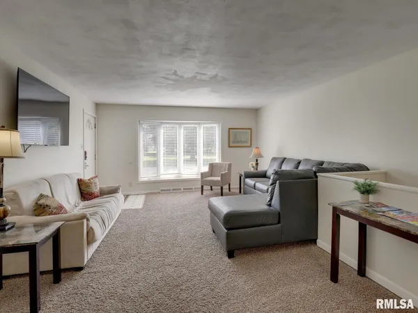 $230,000 | 85 North Warsaw Street, Nauvoo, IL 62354