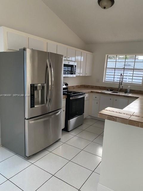 10304 Southwest 139th Place Miami, FL 33186 - Photo 13 of 28 Photo 13