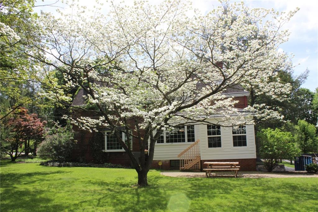 106 Ludwig Road New Castle, PA 16105 - Photo 6 of 23 Gallery Image 6
