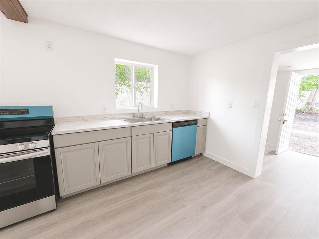 4231 Raleigh Street Orlando, FL 32811 - Photo 5 of 15 Gallery Image 5