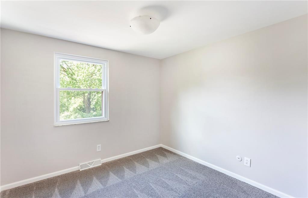 284 Hazel Road Pittsburgh, PA 15235 - Photo 14 of 24 Gallery Image 14