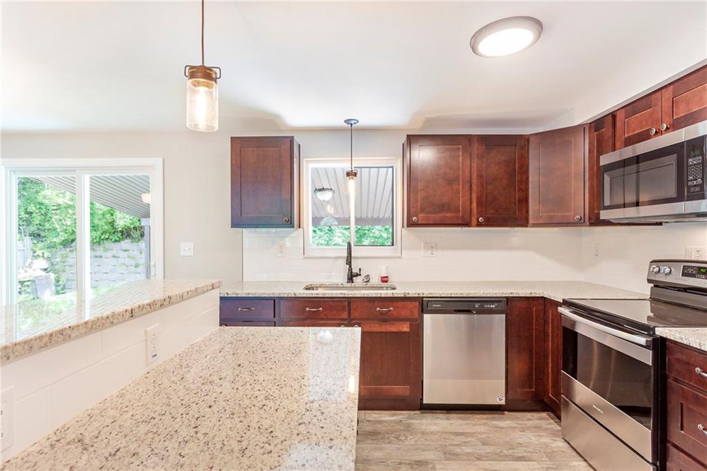 284 Hazel Road Pittsburgh, PA 15235 - Photo 8 of 24 Gallery Image 8