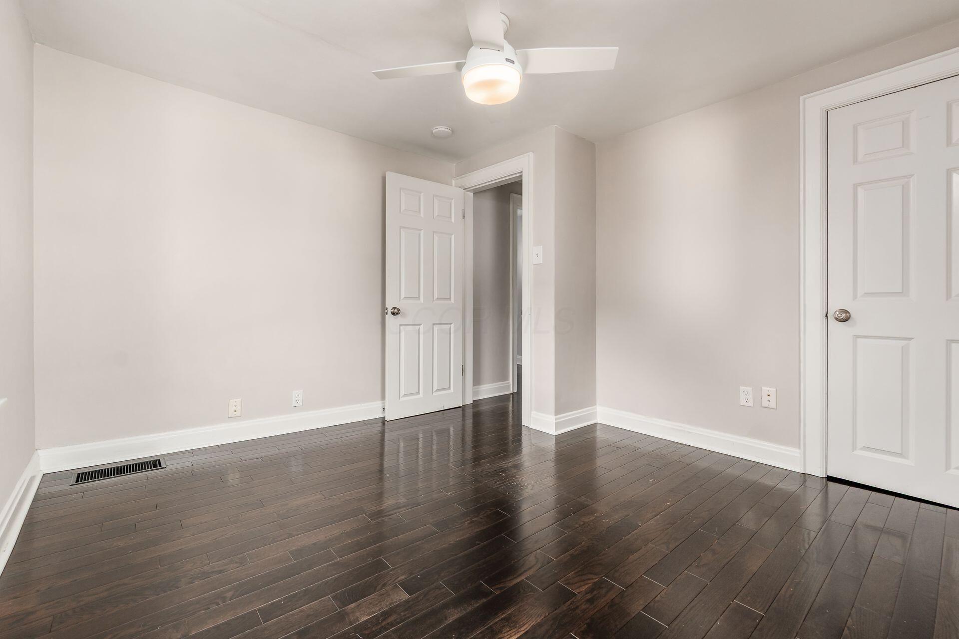 992 Palmer Road Columbus, OH 43212 - Photo 24 of 34 Bedroom Three