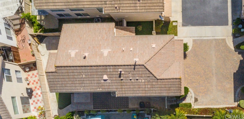 1 Quebec Aliso Viejo, CA 92656 - Photo 34 of 40 a front view of a house with large windows