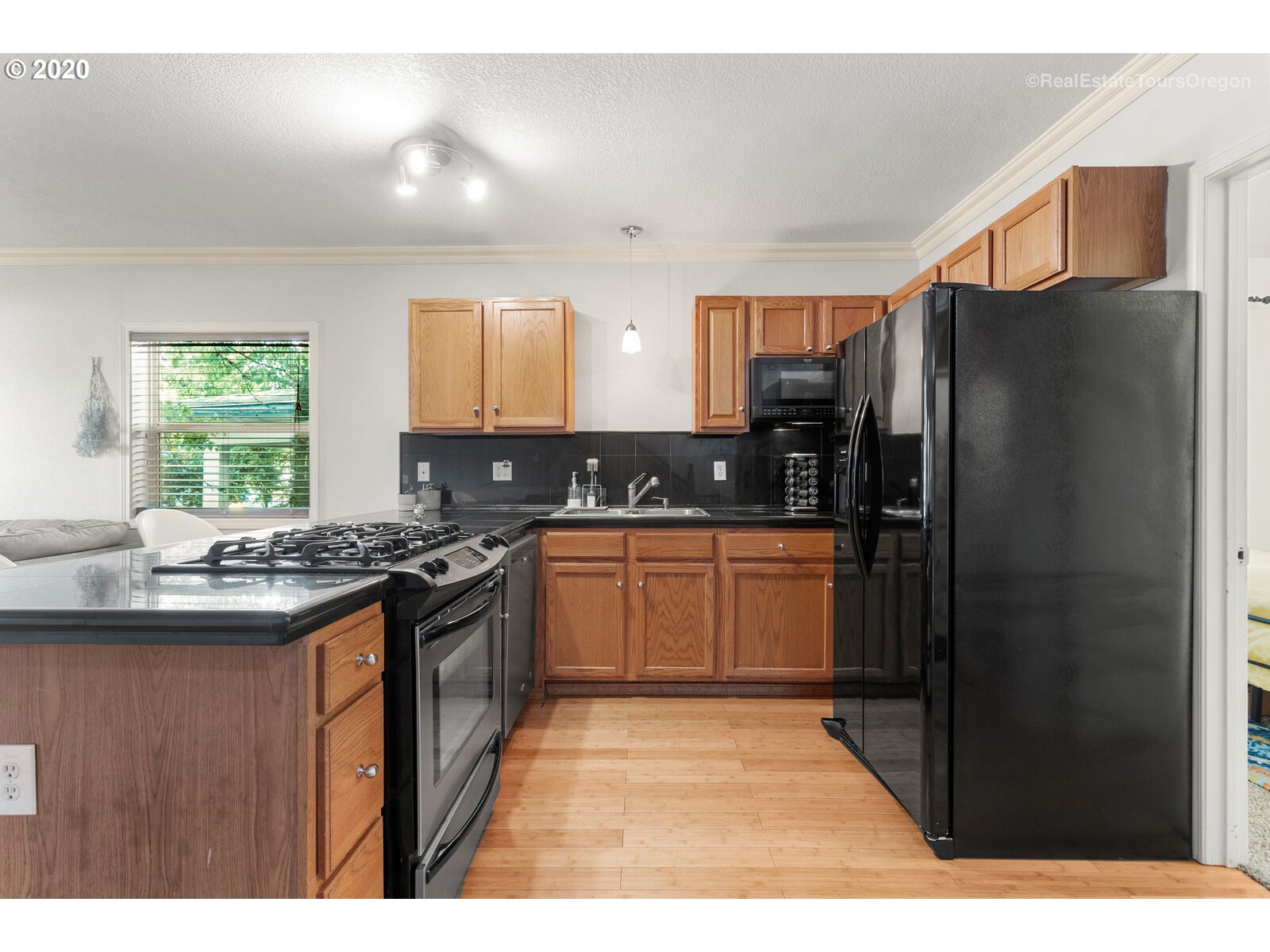 424 Northeast Morris Street, Unit B Portland, OR 97212 - Photo 13 of 31