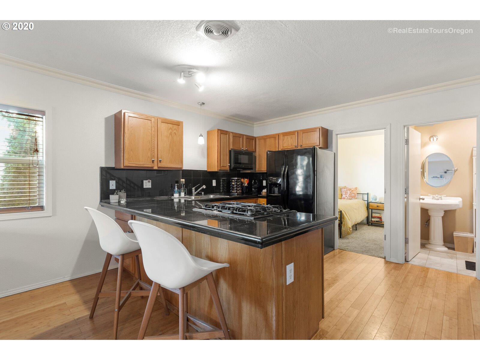 424 Northeast Morris Street, Unit B Portland, OR 97212 - Photo 9 of 31