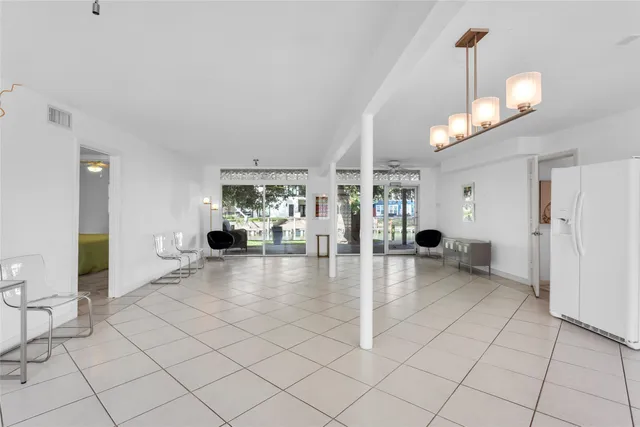 a view of livingroom with furniture