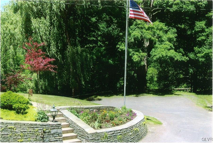 1177 Beaver Valley Road Stroudsburg, PA 18360 - Photo 45 of 46 a swimming pool with yard