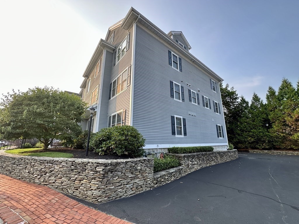 27 Maple Street, Unit B Canton, MA 02021 - Photo 3 of 42 Gallery Image 3