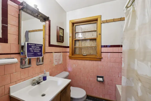 $389,900 | W11057 County Rd D, Pella, WI 54950