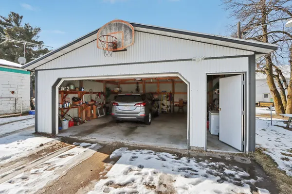 $389,900 | W11057 County Rd D, Pella, WI 54950
