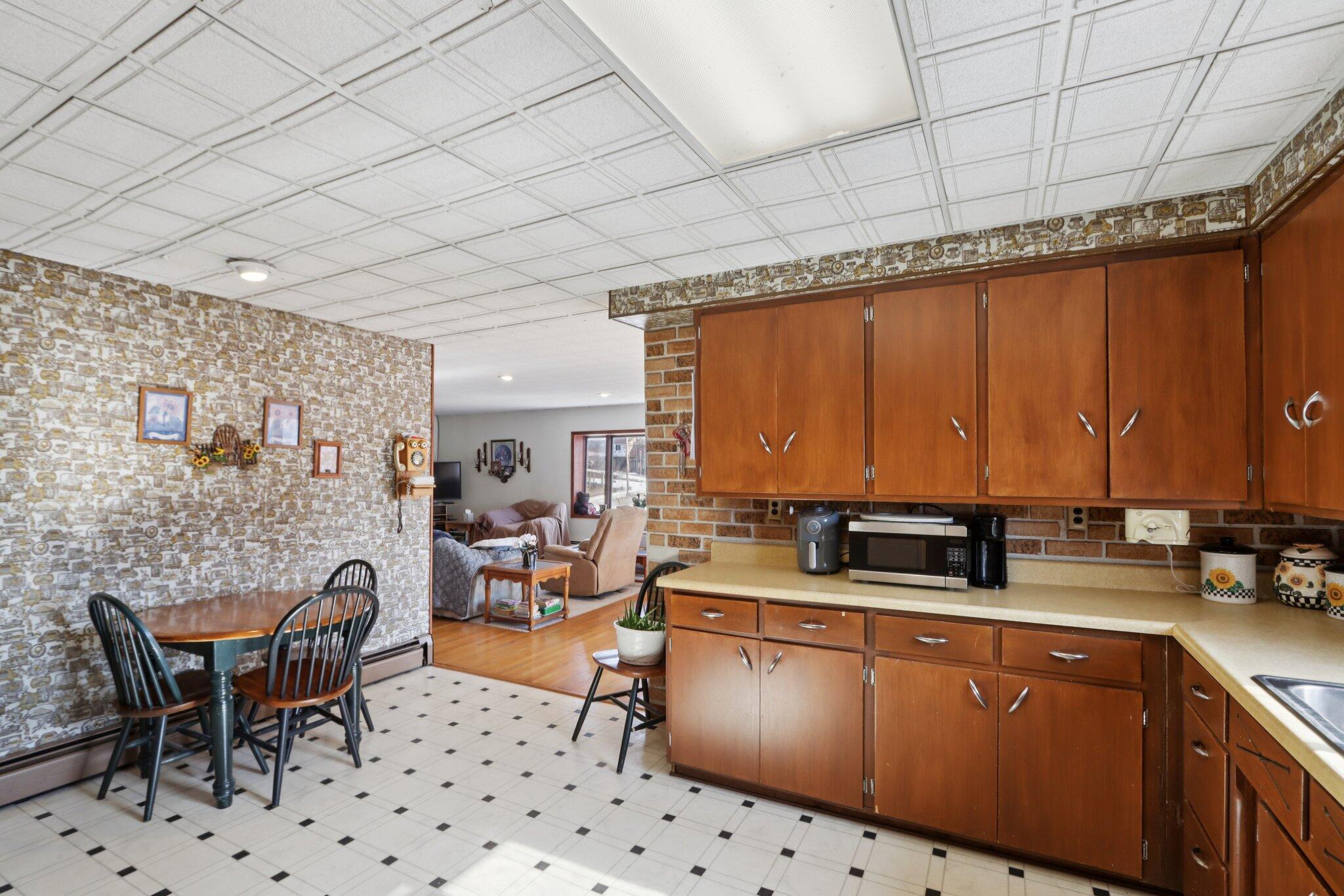 W11057 County Rd D Pella, WI 54950 - Photo 10 of 84 Eat in kitchen