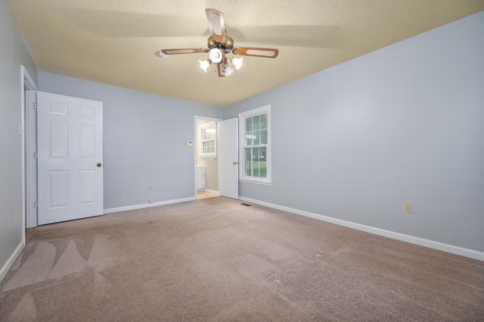 5665 Old Salem Road Rockvale, TN 37153 - Photo 38 of 41 a view of an empty room with a chandelier fan
