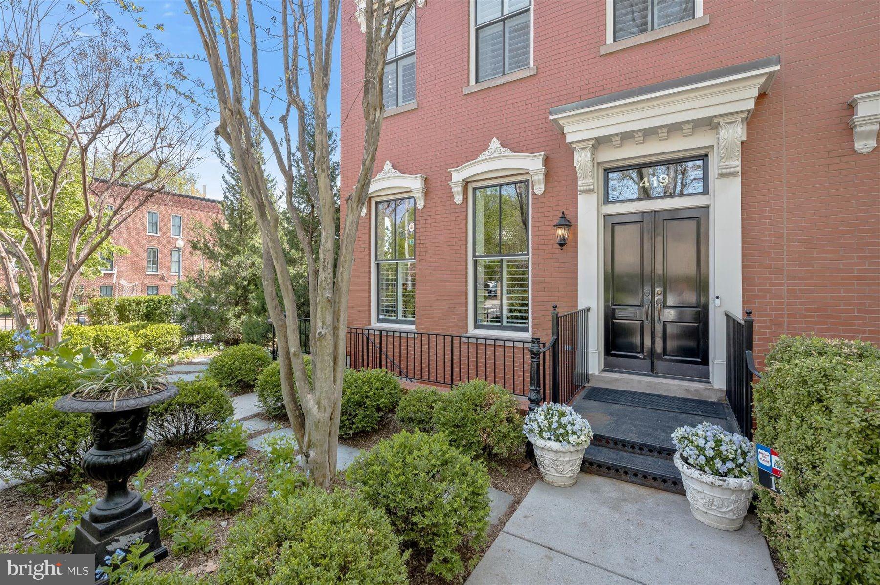 419 G Street Southeast Washington, DC 20003 - Photo 2 of 75