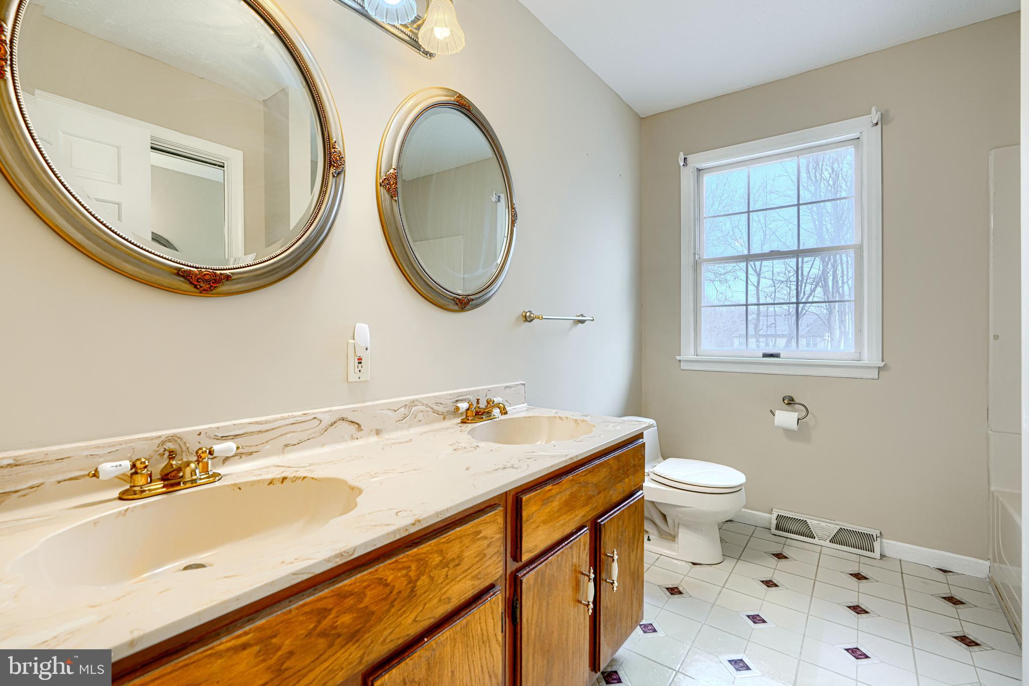 521 Beards Hill Road Aberdeen, MD 21001 - Photo 41 of 71 Upstairs full bathroom in hall