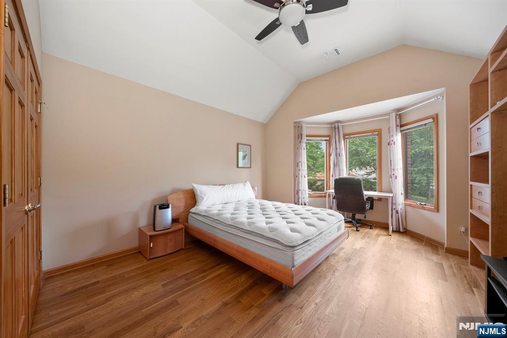 325 Cooper Place Paramus, NJ 07652 - Photo 21 of 31