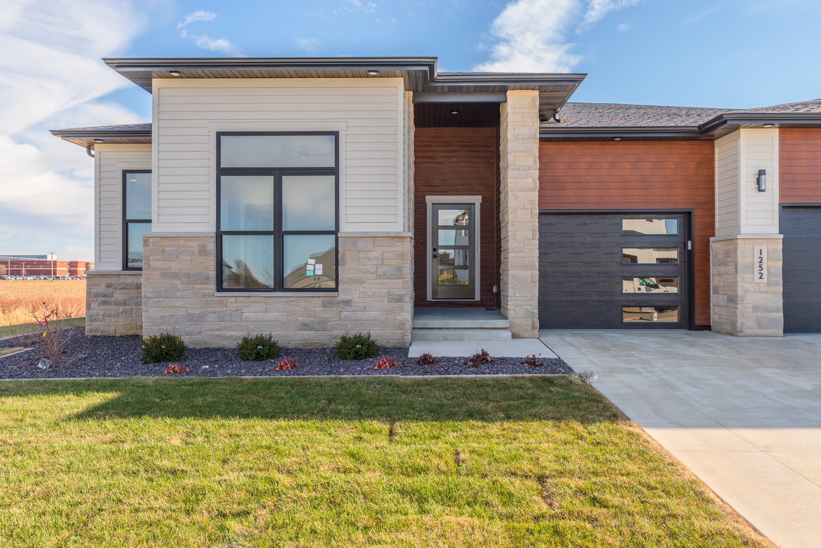 1252 Silver Oak Circle Normal, IL 61761 - Photo 5 of 46