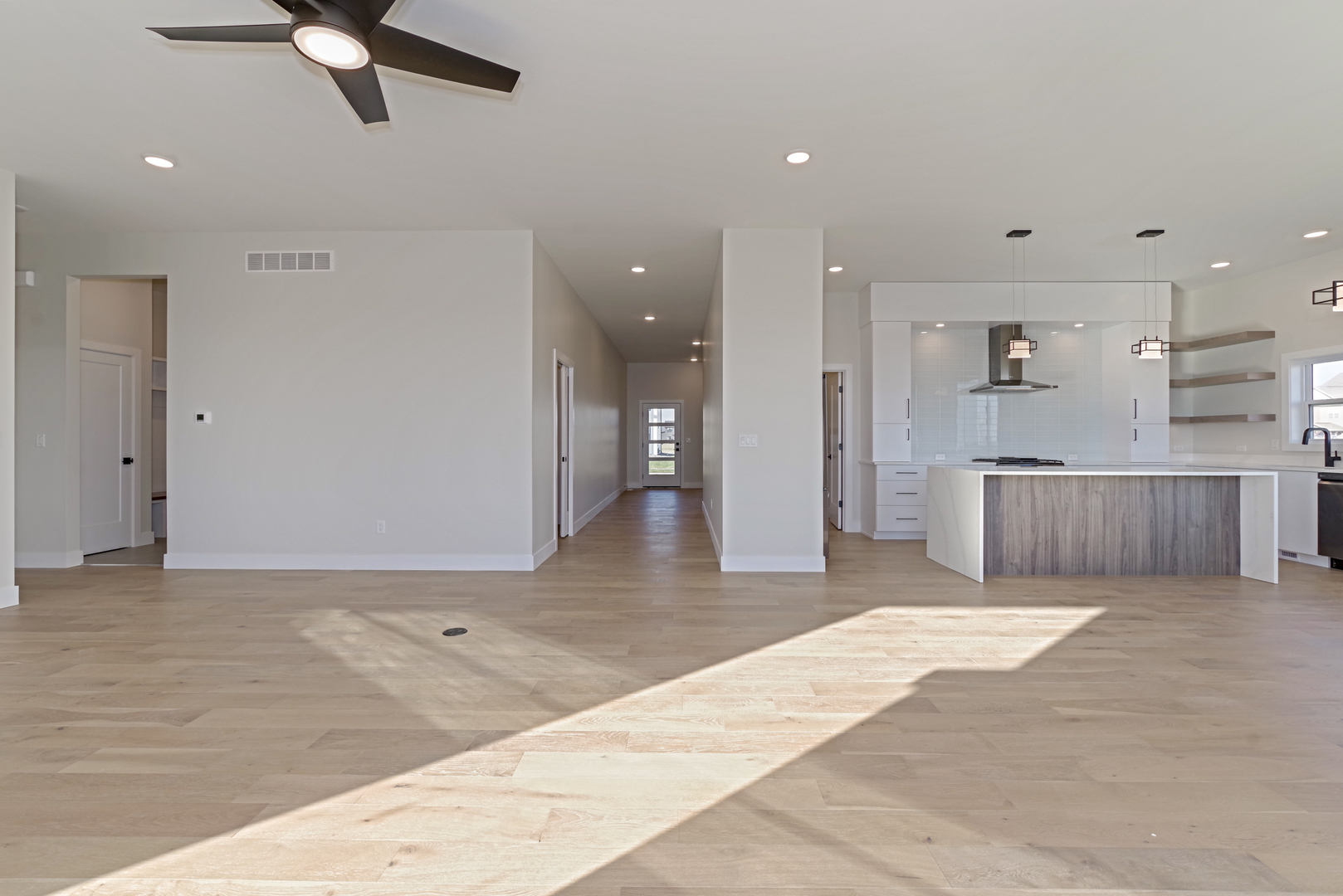 1252 Silver Oak Circle Normal, IL 61761 - Photo 8 of 46