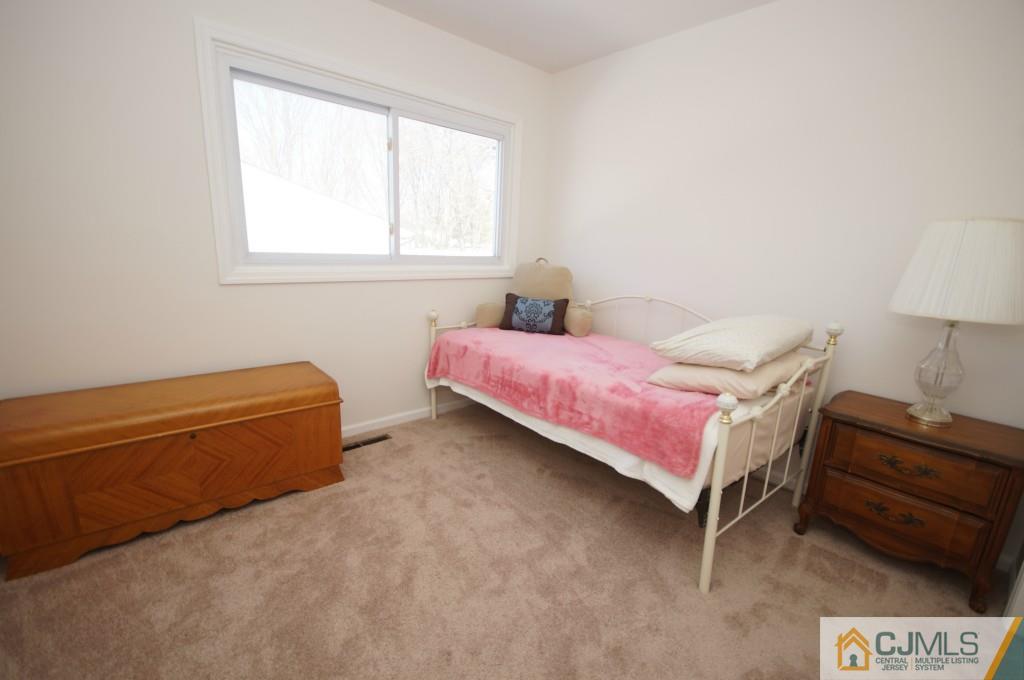 20 Rumson Road Kendall Park, NJ 08824 - Photo 9 of 12 Gallery Image 9