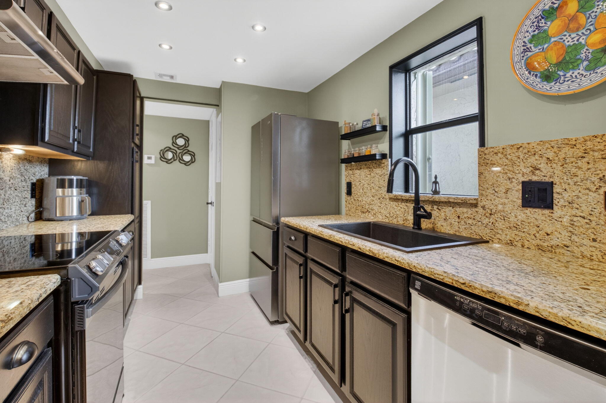 149 Northwest 70th Street, Unit 106C Boca Raton, FL 33487 - Photo 4 of 41 21-web-or-mls-DSC_9341
