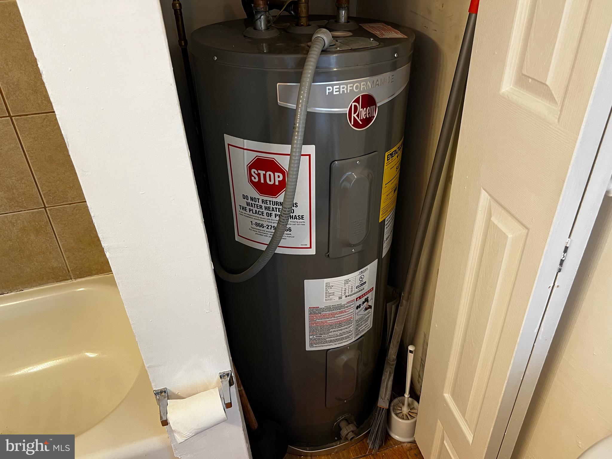 484 Harrison Avenue Mantua, NJ 08051 - Photo 7 of 14 a close view of washer and dryer