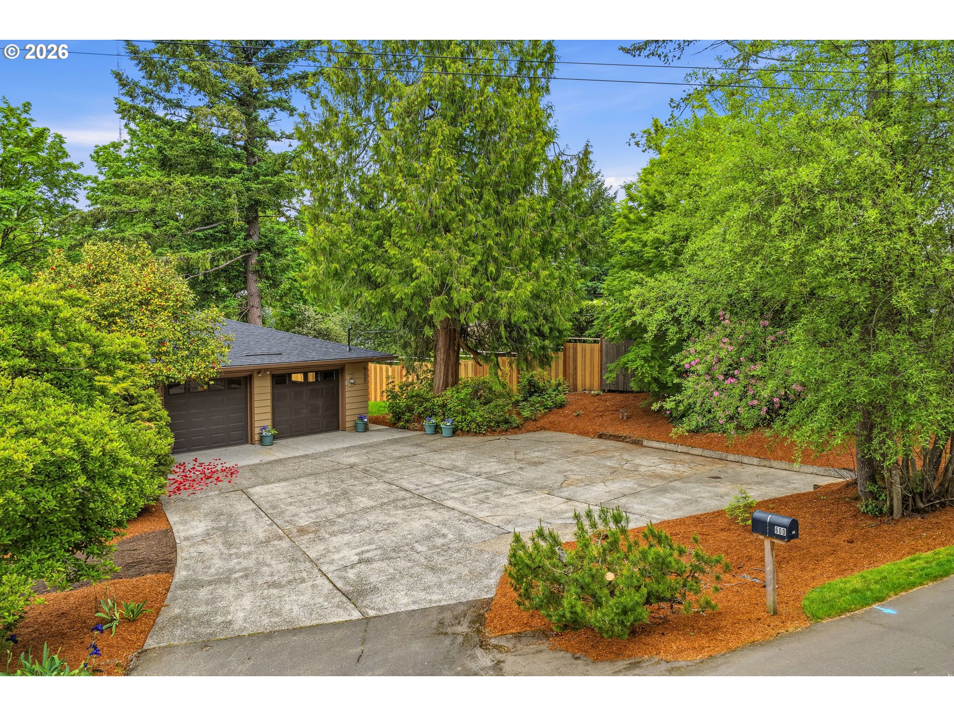 600 Southwest Viewmont Drive Portland, OR 97225 - Photo 5 of 47 Driveway