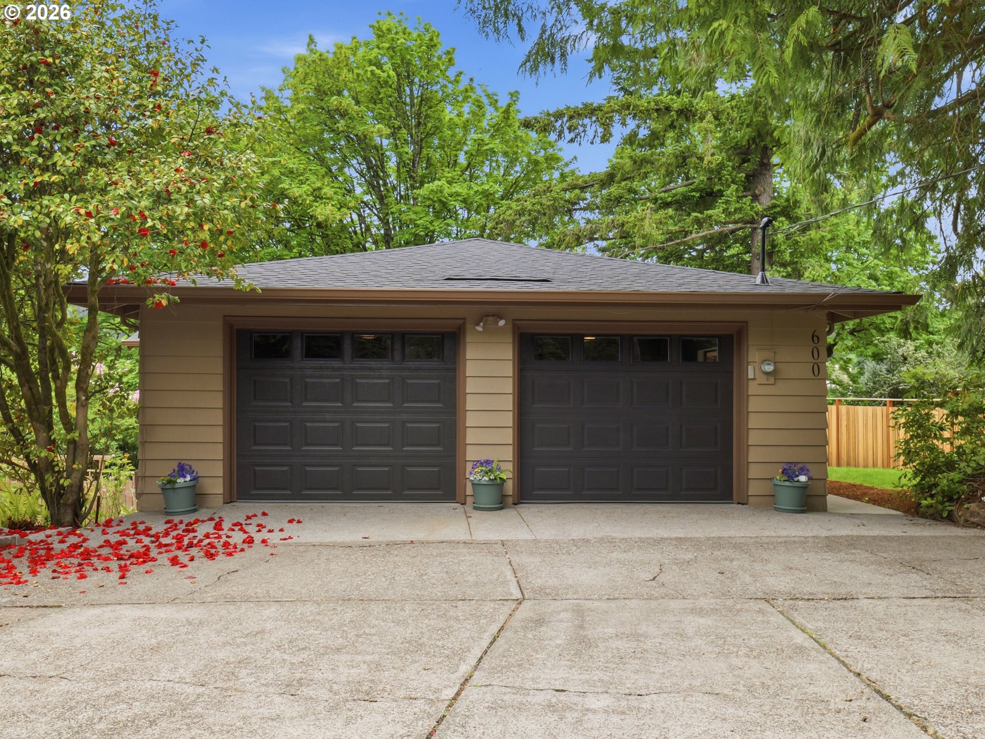 600 Southwest Viewmont Drive Portland, OR 97225 - Photo 6 of 47 Driveway