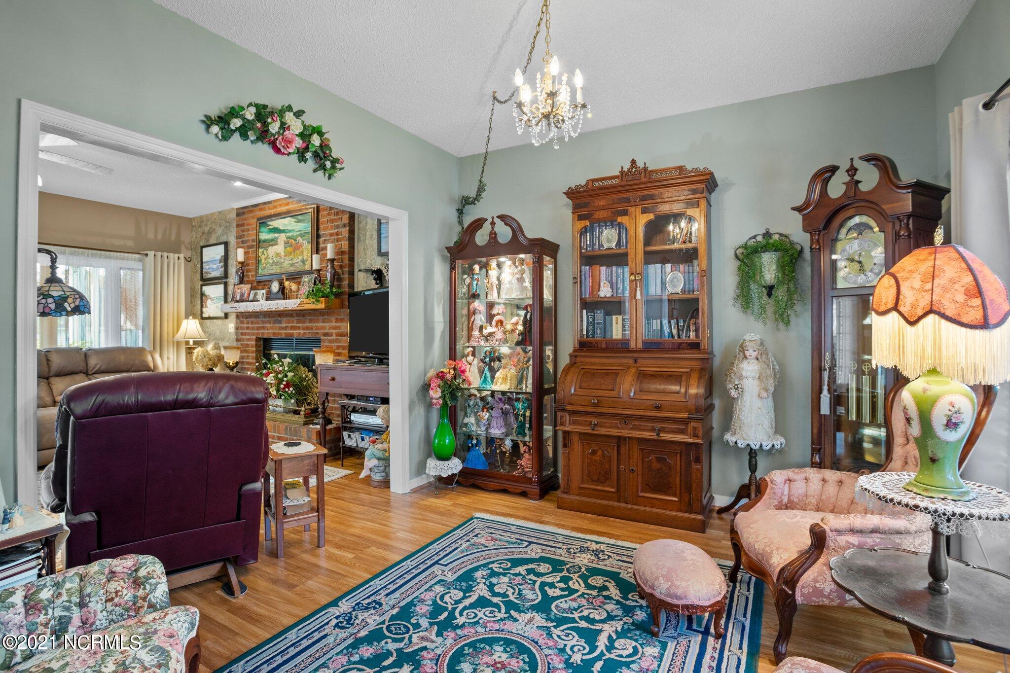 202 Riverbend Road Jacksonville, NC 28540 - Photo 5 of 45 21-web-or-mls-DSC08580