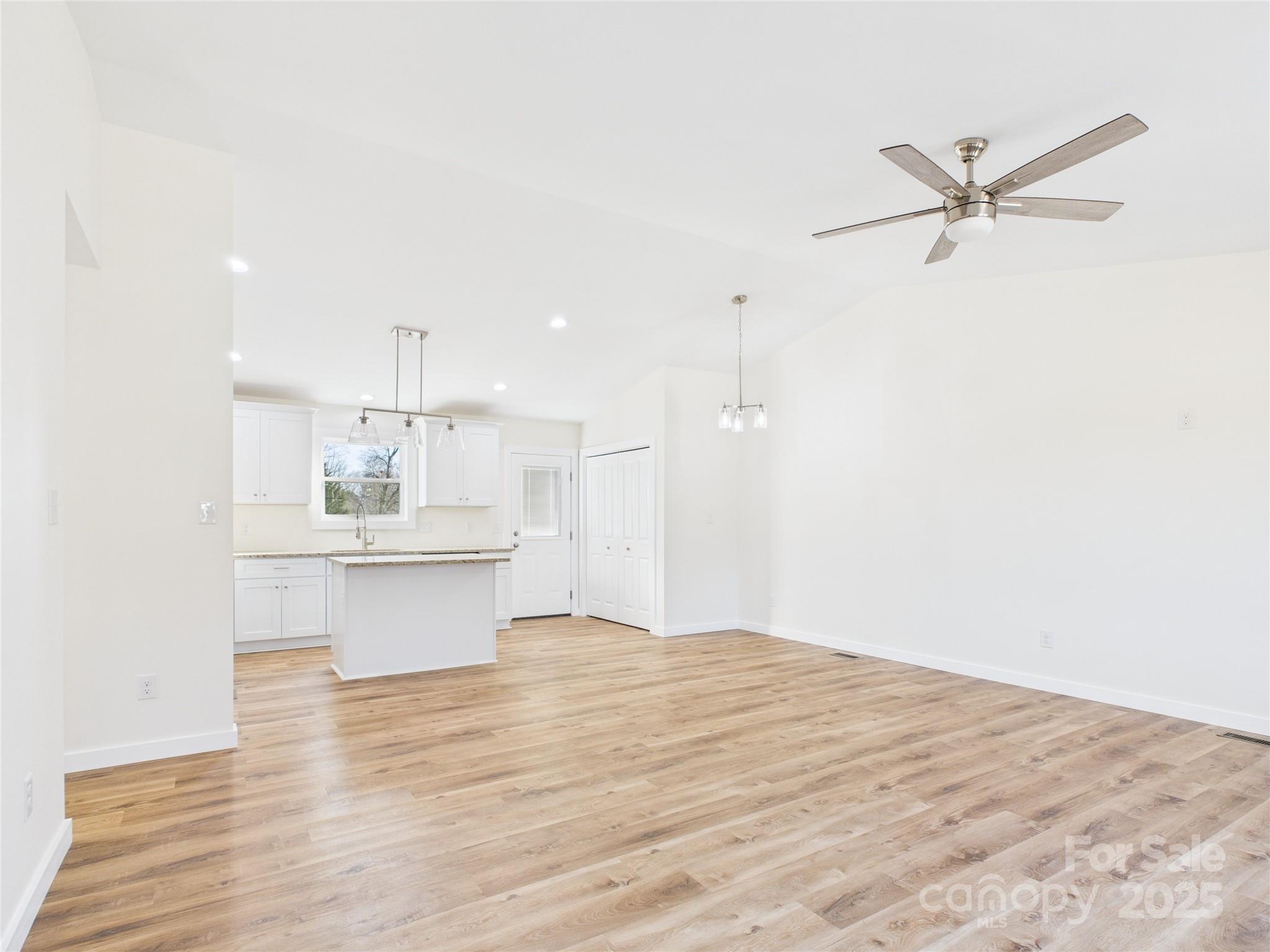 267 Pleasant Hill Road Hudson, NC 28638 - Photo 10 of 33