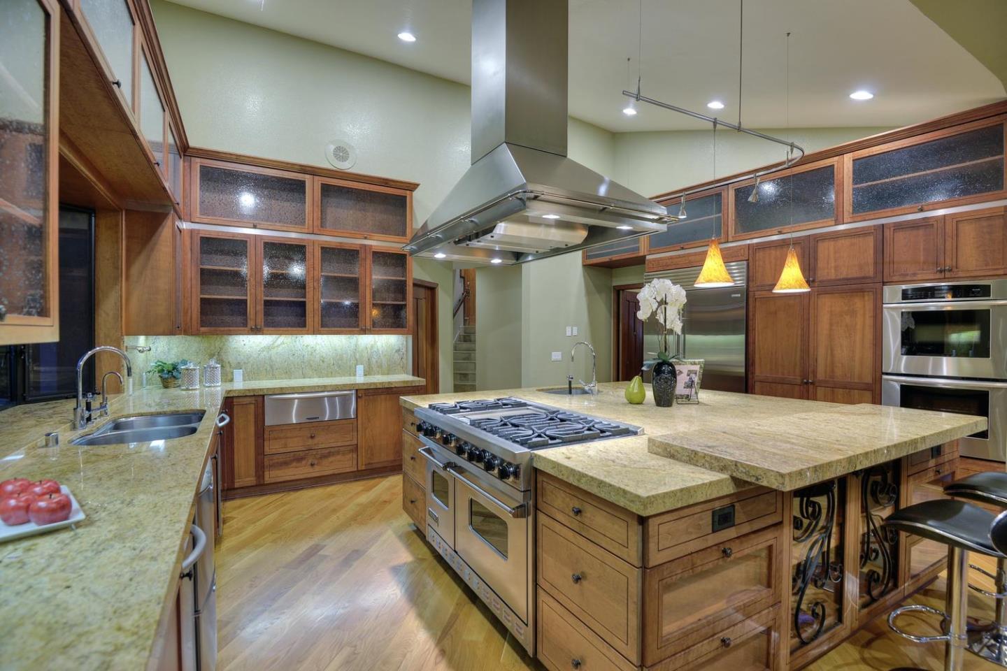 15345 Bohlman Road Saratoga, CA 95070 - Photo 14 of 61