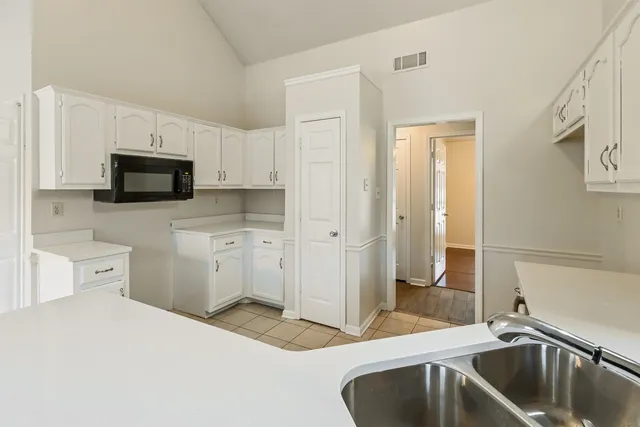 $2,015 | 3811 Westridge Drive, Bartlett, TN 38135