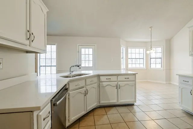 $2,015 | 3811 Westridge Drive, Bartlett, TN 38135