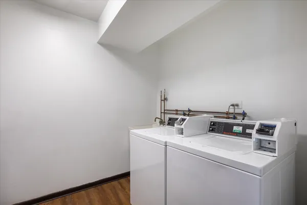 $1,695 | 604 65th Street, Unit 4, Westmont, IL 60559