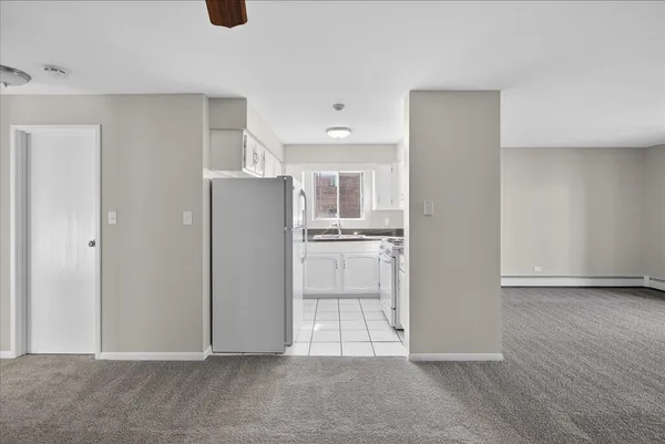 $1,695 | 604 65th Street, Unit 4, Westmont, IL 60559