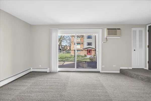 $1,695 | 604 65th Street, Unit 4, Westmont, IL 60559