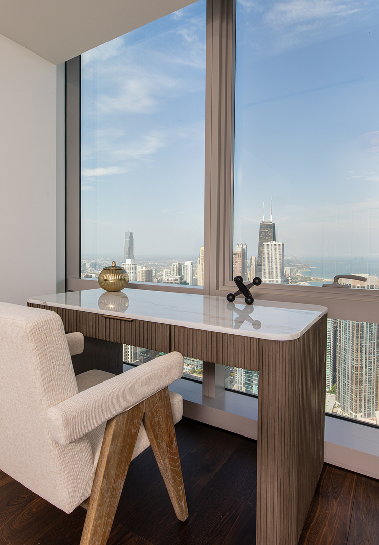 363 East Wacker Drive, Unit 5505 Chicago, IL 60601 - Photo 8 of 26 a view of dining room with furniture