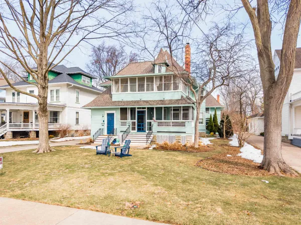 $589,900 | 1016 Washington Avenue, Oshkosh, WI 54901