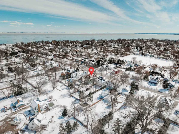 $589,900 | 1016 Washington Avenue, Oshkosh, WI 54901