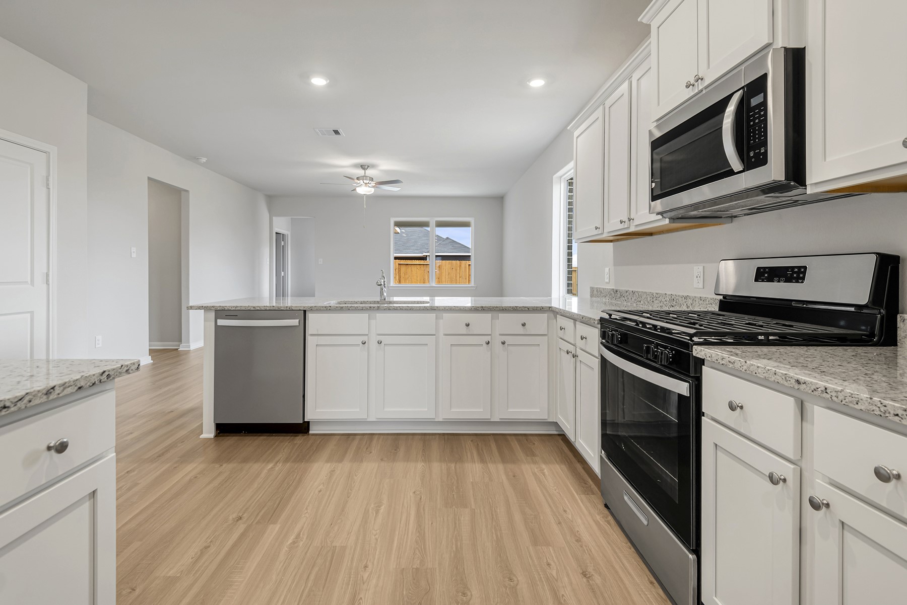 384 Tejas Trail Waller, TX 77484 - Photo 8 of 21