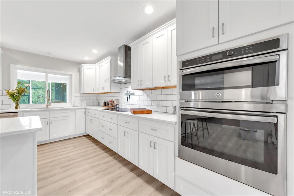 3304 Moran Road Tampa, FL 33618 - Photo 11 of 70