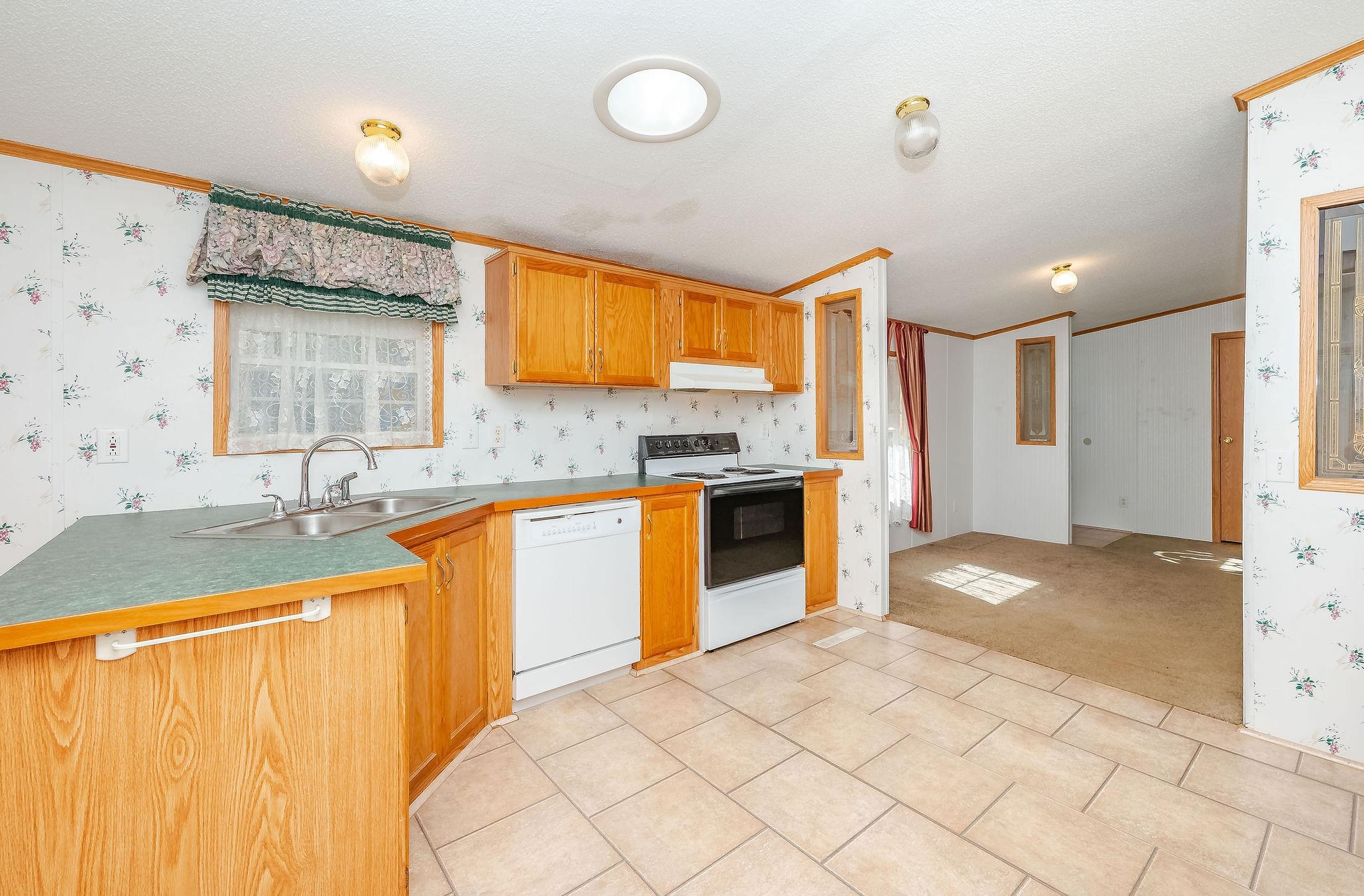 72 Eagle Drive Rochester, NH 03868 - Photo 5 of 36