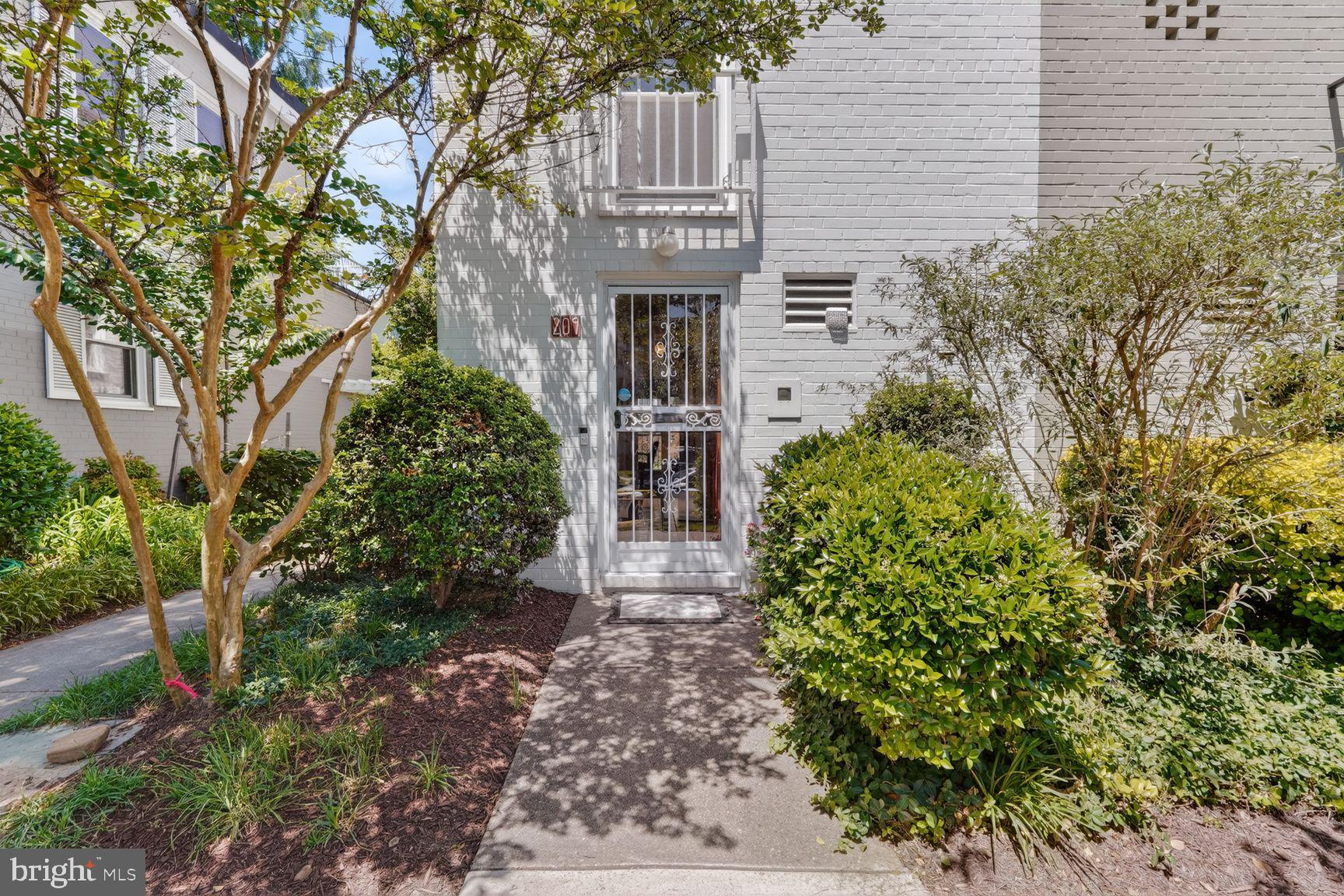 209 G Street Southwest, Unit 143 Washington, DC 20024 - Photo 2 of 33