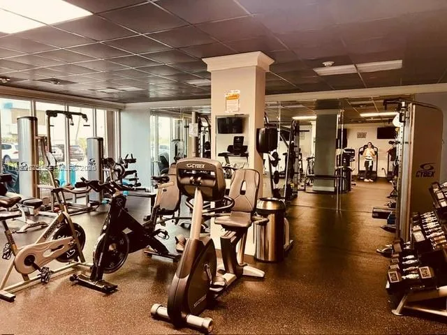 $2,300 | 1865 79th Street Causeway, Unit 10C, North Bay Village, FL 33141