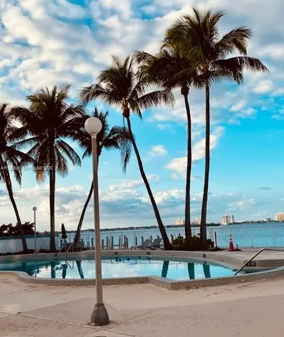 $2,300 | 1865 79th Street Causeway, Unit 10C, North Bay Village, FL 33141