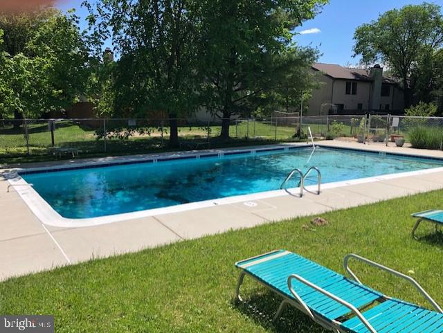 4401 Roland Avenue, Unit 402 Baltimore, MD 21210 - Photo 38 of 43 a view of a park with slide