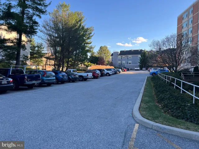 $1,950 | 4401 Roland Avenue, Unit 402, Baltimore, MD 21210