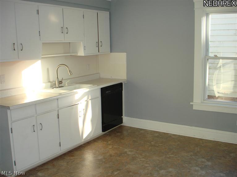 1674 Sunview Road Lyndhurst, OH 44124 - Photo 6 of 23 New flooring and paint in kitchen, renovated and ready to make your own!