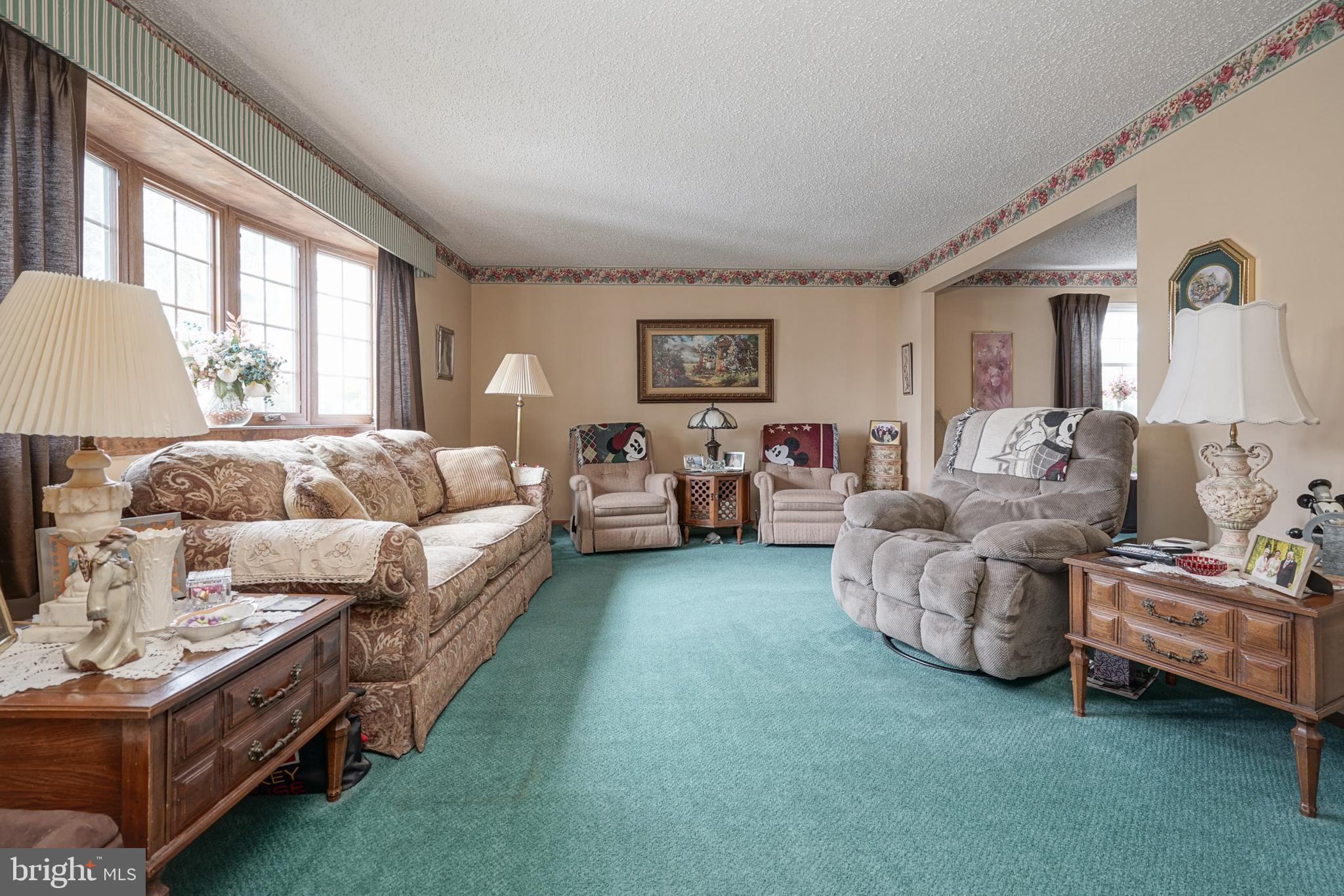 4 Fairfield Circle Sewell, NJ 08080 - Photo 3 of 21 Living Room