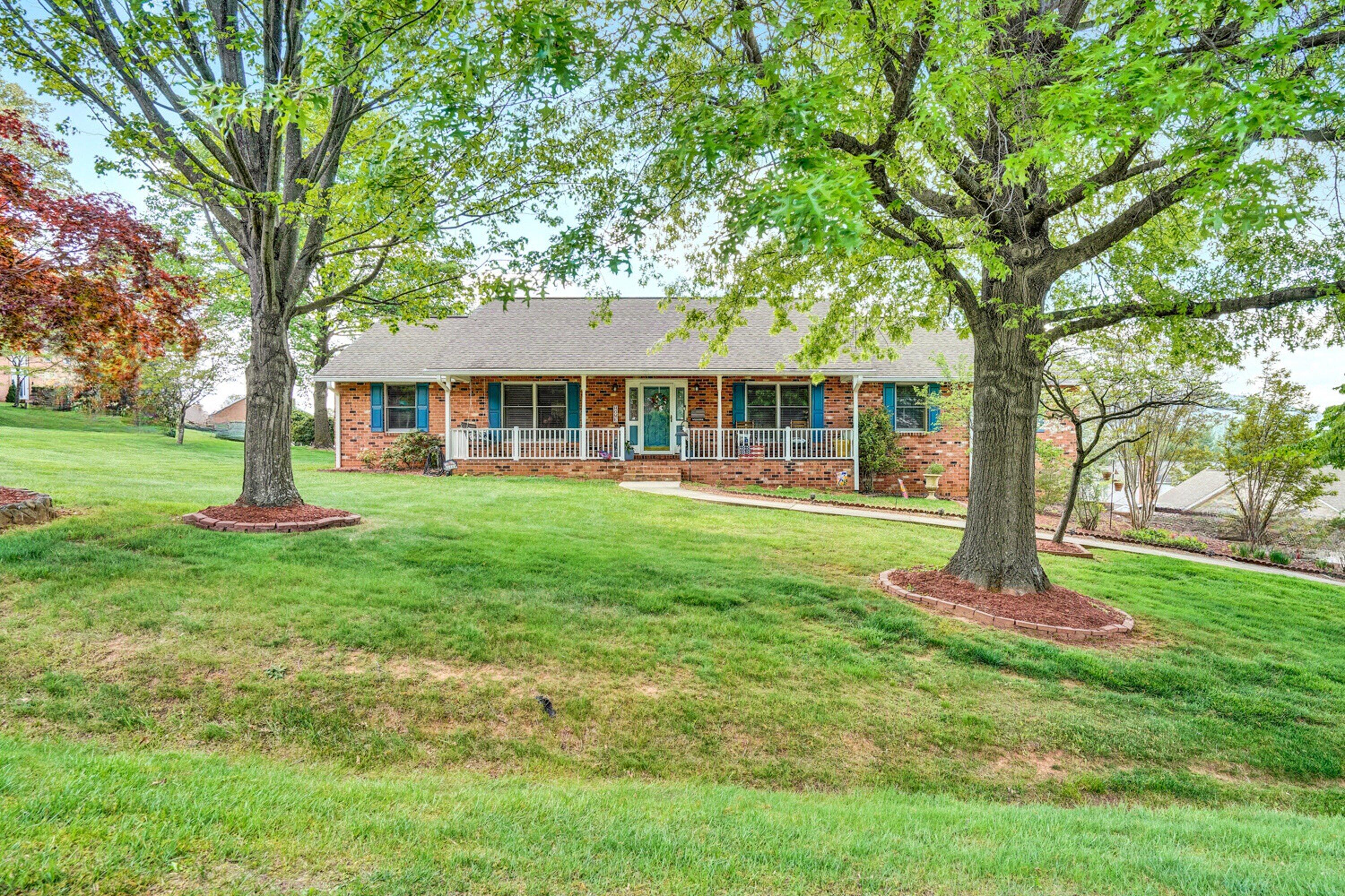 144 Jonathan Road Roanoke, VA 24019 - Photo 6 of 37 ef1daa20-67c0-418f-b012-c358cc8512ed